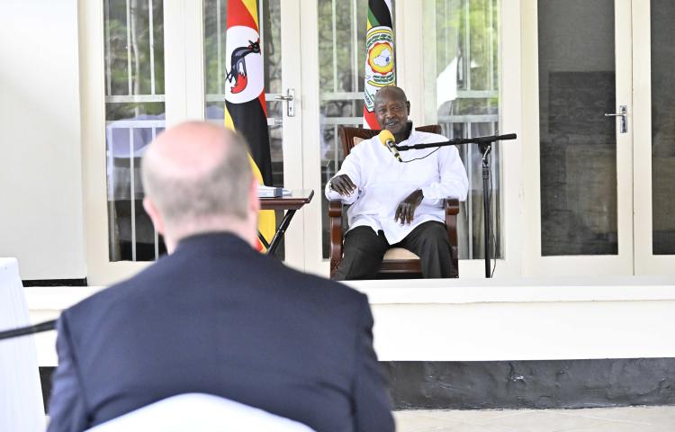 PRESIDENT MUSEVENI HOLDS TALKS WITH US AMBASSADOR WILLIAM W. POPP