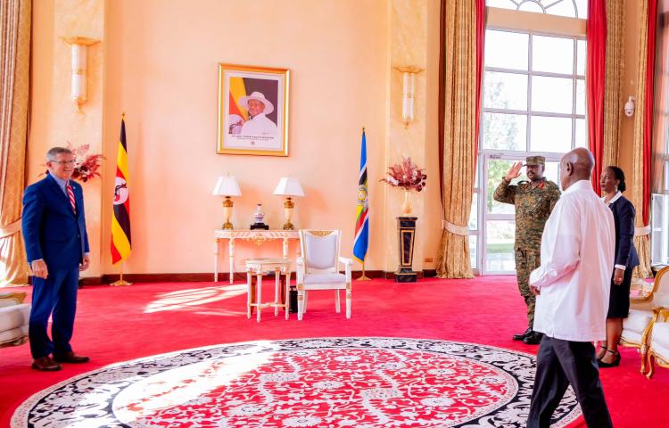 VISITING U.S MILITARY GENERAL MICHAEL FLYNN MEETS PRESIDENT MUSEVENI 